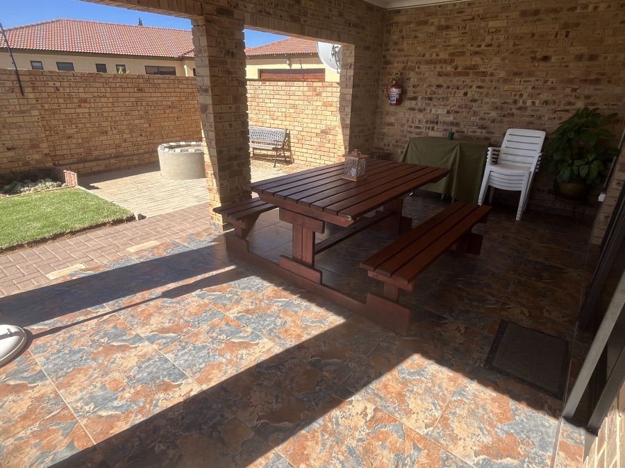 2 Bedroom Property for Sale in Naudeville Free State